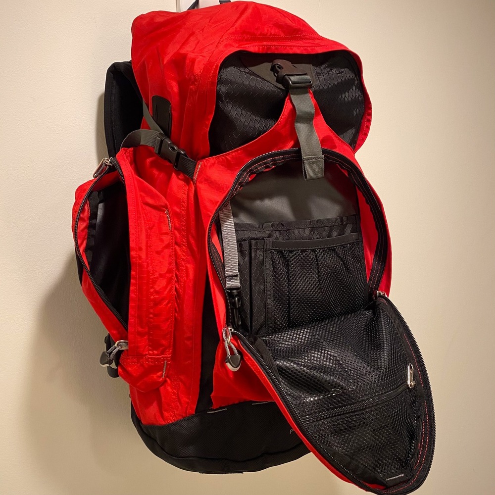 REI Alpine Plus 35 Backpack Red Black Hiking Daypack Rucksack Ripstop Nylon - Picture 3 of 14